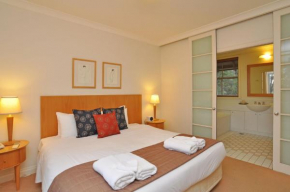 1 bedroom Executive Villa located within Cypress Lakes, Pokolbin